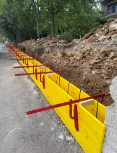 Photo de galerie - Realisation terrassement coffrage pour mur de soutenement 

