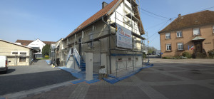 Photo de galerie - Rénovation corniere d'angle,filet colle,crepi ip18, sous-couche crepi gressins 1.5 minéral. matériel sto