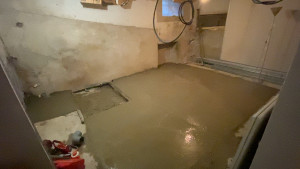 Photo de galerie - Coulage de la dalle rénovation d’une maison 