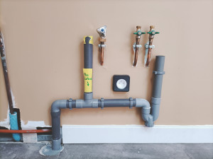 Photo de galerie - Modification alimentation eau chaude/froide et évacuation eaux usées 