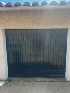 Photo de galerie - Rénovation d’une porte de garage