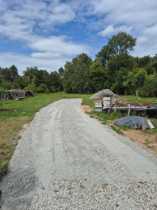 Photo de galerie - Empierremment réalisé avec geotextile et 0/20
