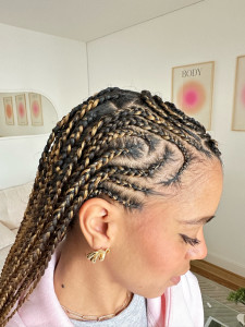 Photo de galerie - Nattes collées 