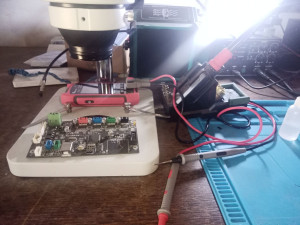 Photo de galerie - De nombreux types de modules électroniques, selon diagnostic et réparabilité.