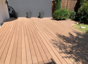 Photo de galerie - Réalisation sur mesure terrasse en bois exotique classe 4.