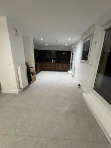 Photo de galerie - Chantier St Leu La Foret,rénovation complet,pose cuisine,carrelages,peintures,réalisations marches etc..