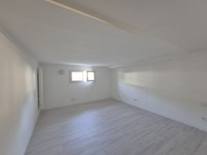 Photo de galerie - Réalisation du placo plâtre, jointoiement, ratissages, ponçage, parquet, porte 