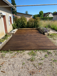Photo de galerie - Terrasse en bois (ponçage et lasure) 