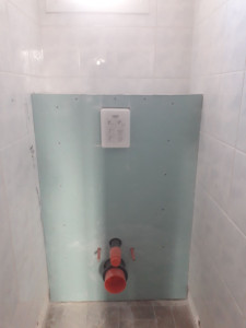 Photo de galerie - Pose et habillage toilette suspendu