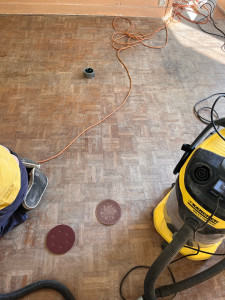 Photo de galerie - Rénove n’importe quel type de parquet, vernis ou vitrificateur. 