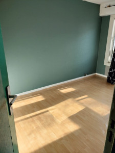 Photo de galerie - Peinture, posée, parquet
