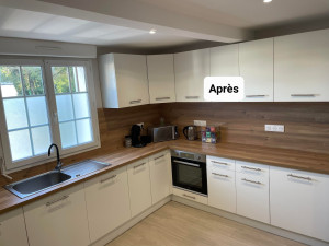 Photo de galerie - Intervention complète dans une cuisine.
Refaite du sol au plafond + installation d'une cuisine.