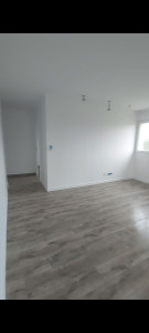 Photo de galerie - Enduit a plein sur la totalité de la maison,ponçage, peinture et pose de parquet avec finitions 