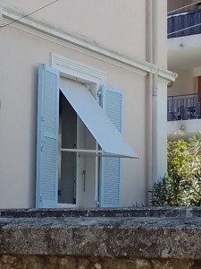 Photo de galerie - Fourniture et pose de store à projection