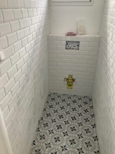 Photo de galerie - Pose carrelage métro WC