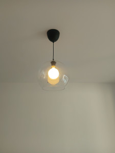 Photo de galerie - Montage et installation d’un lustre lumière 