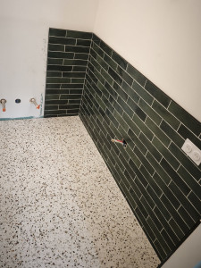 Photo de galerie - Pose d'une crédence 30/7 et d'un carrelage 60/60 