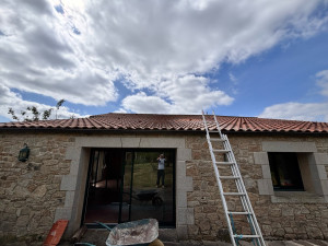 Photo de galerie - Après la démolition de la cheminée 