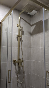 Photo de galerie - Installation d’une colonne de douche