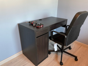 Photo de galerie - Bureau, chaise, IKEA