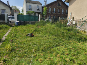 Photo de galerie - 
*Nettoyage et aménagement de jardin
*Tonte de pelouse
*Taille des arbres et des haies
*Nettoyage haute pression (Karcher)
*Intervention rapide

? Île-de-France