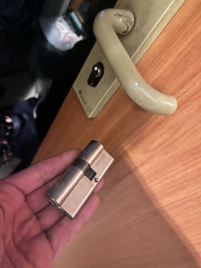 Photo de galerie - Ouverture de porte, avec son changement de cylindre.