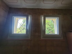 Photo de galerie - Changement de 2 anciennes fenêtres bois puis remplacer part 2 fenêtres PVC en rénovation 