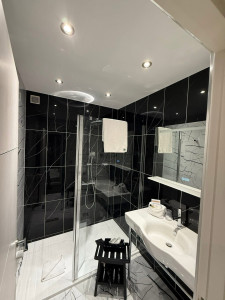 Photo de galerie - Salle de bain rénové entièrement 