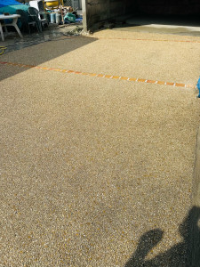 Photo de galerie - Aménagement d une cour en béton désactivé 