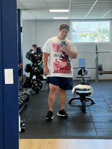 Photo de galerie - Je me suis repris et remis au sport ! Avec mes anecdotes en musculation je peu vous aider à planifier à organiser vos séance en fonction de VOS objectif. 
Actuellement en perte de gras depuis 2 mois j’ai perdu 16kg je veux être exemple avant tous ! 