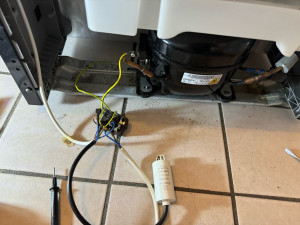 Photo de galerie - Réparation réfrigérateur / Changement de condensateur 