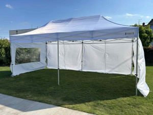 Photo de galerie - Propose à la location deux tonnelles pliables.
Une de 3x4,5m et l'autre de 3x6m.
Avec côtés facile à monter.
Week-end, semaines, livraison, tout est possible. 
Veuillez me contacter pour plus d'informations. 
