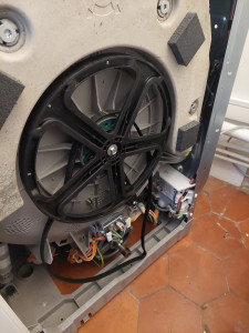 Photo de galerie - Changement de courroie lave-linge