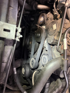 Photo de galerie - Kit courroie d’accessoire + pompe à eau 