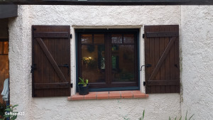 Photo de galerie - Fabrication et pose de Volets Bois