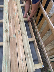 Photo de galerie - Montage d’une terrasse 