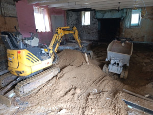 Photo de galerie - Préparation dalles maison intérieur 