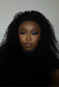 Photo de galerie - Maquillage full glam paupières chargée 