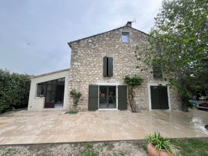 Photo de galerie - Terrasse en travertin 40x60 