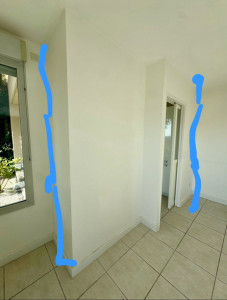 Photo de galerie - Démolition de mur :
_Mur en cours de démolition, travail soigné et sécurisé.
_Préparation pour rénovation ou réaménagement de l’espace.