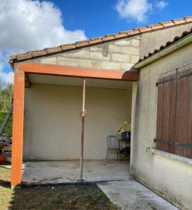 Photo de galerie - Une rénovation d’un abris extérieur remis à neuf avec son enduit dans les prochains jours 