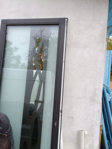 Photo de galerie - Pose d'une porte d'entrée 