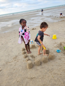 Photo de galerie - à la plage avec mes petits ?