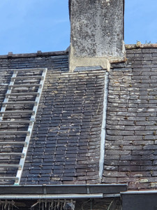 Photo de galerie - Reprise solin cheminée  