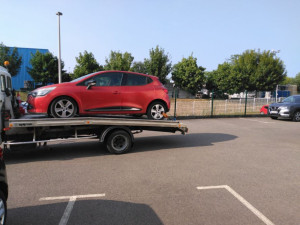 Photo de galerie - Dépannage dépanneuse porte voiture 
