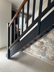 Photo de galerie - Escalier, mise en peinture et vitrificateur sur les marches 