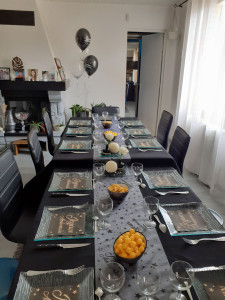 Photo de galerie - Decoration et mise de table pour un anniversaire anniversaire 