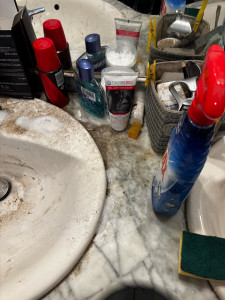 Photo de galerie - Ménage réalisé chez un monsieur voici une photo avant permis d’autre je met une photo après ?