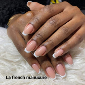 Photo de galerie - Soins des pieds et des mains, pose et dépose de vernis, pose américaine