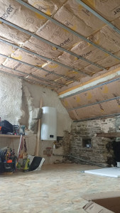 Photo de galerie - ➡️Isolation + Création solivage bois + Réalisation plafond suspendu + aménagement de combles pour futur chambre avec sa salle de bain ✅?
